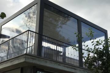 Pergotenda Maestro telo curvo autoportante con chiusure
