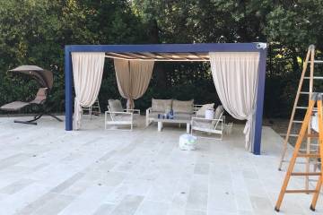 Gazebo Flat Small con tendaggi decorativi