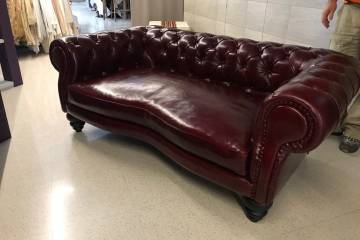 Divano Chesterfield su misura in capitonné con cuoio